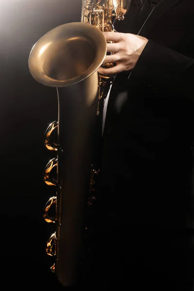 Saxofon spelare saxofonist spelar jazz musik instrument sax — Stockfoto