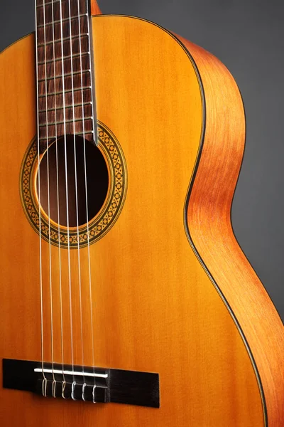 Akustisk gitarr klassisk spansk gitarr närbild — Stockfoto