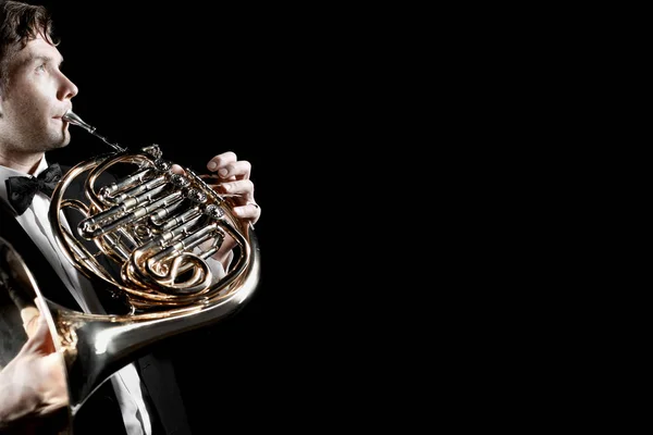 Waldhornist. klassischer Musiker Hornist — Stockfoto