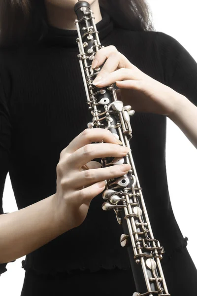 Oboe spelare händer musikinstrument — Stockfoto