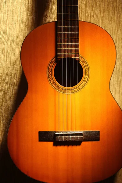 Κλασσική ισπανική κιθάρα ακουστική κιθάρα, κοντινό πλάνο — Φωτογραφία Αρχείου