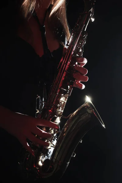 Saxofonista Saxofonista tocando música jazz. Jugador de Sax — Foto de Stock