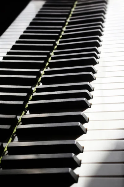 ピアノの鍵盤。グランド ピアノのキー — ストック写真