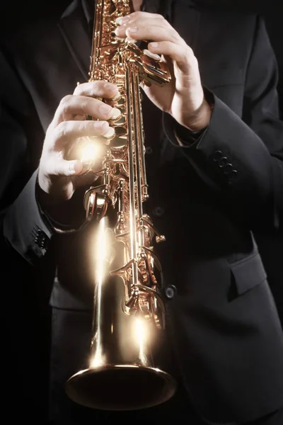 萨克斯管吹奏乐器爵士乐音乐家 — 图库照片