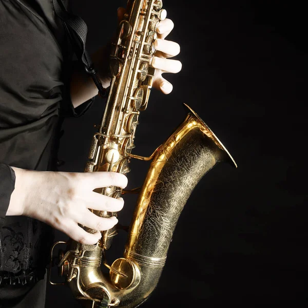 Saksofon saksofonista gracz grający jazz — Zdjęcie stockowe