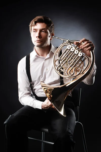 Un trompetista francés. Retrato de músico clásico — Foto de Stock