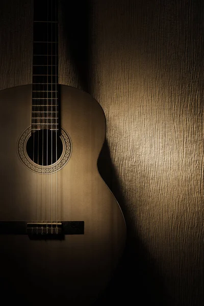 Akustik gitar klasik