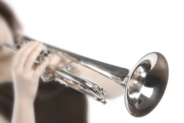 Mãos de trompetista fechar — Fotografia de Stock