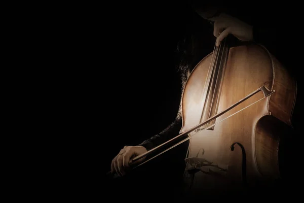 Violoncellista. Mani di violoncellista suonare il violoncello con arco — Foto Stock