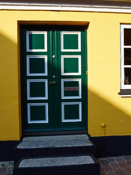 Traditionele kleurrijke voordeur Denemarken — Stockfoto