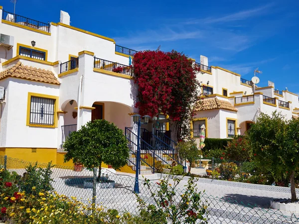 Casa de estilo espanhol tradicional imobiliário Espanha — Fotografia de Stock