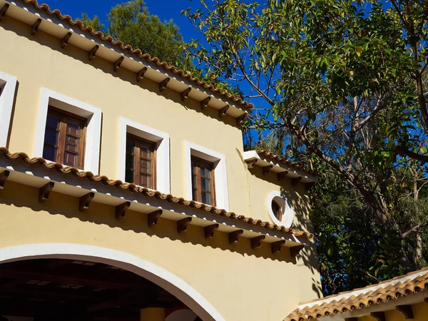 Casa de estilo espanhol tradicional imobiliário Espanha — Fotografia de Stock