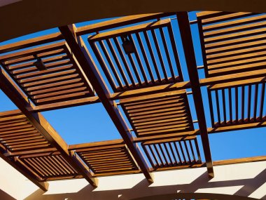 Ahşap ve metal yapılmış Modern tasarım pergola çardak