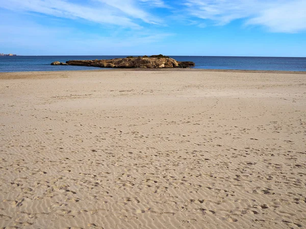Playa de arena ideal para vacaciones de verano — Foto de Stock