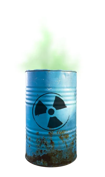 Блакитна бочка токсичних відходів ізольована. Кислота в бочках. Остерігайтеся — стокове фото