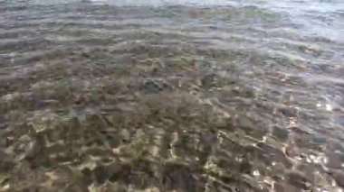 Temiz su. kumlu deniz alt ile sualtı arka plan.