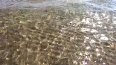 Temiz su. kumlu deniz alt ile sualtı arka plan.