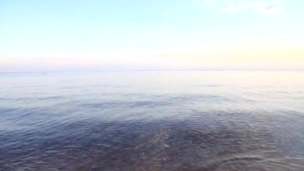 Heldere Watertextuur Blauw Achtergrond Van Oceaan Zee Verlicht Door Zon — Stockvideo