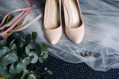 Gelin Ayakkabı peçe çiçekler ile