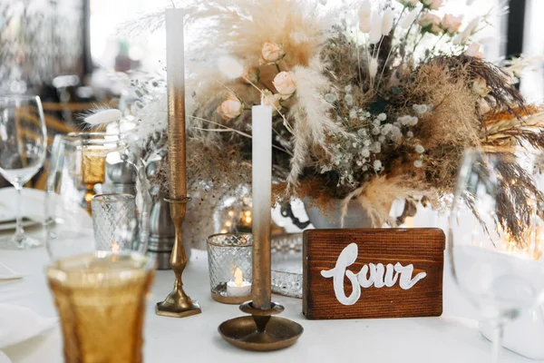 Wedding party in boho style in warm brown — Stock Photo, Image