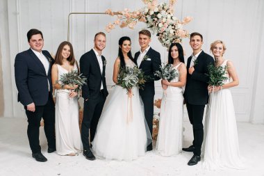Grup fotoğrafı. Yeni evliler, nedimeler ve sağdıçlar.