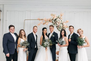Grup fotoğrafı. Yeni evliler, nedimeler ve sağdıçlar.