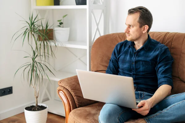 Work remotely, freelance, work at home. — Stock Photo, Image