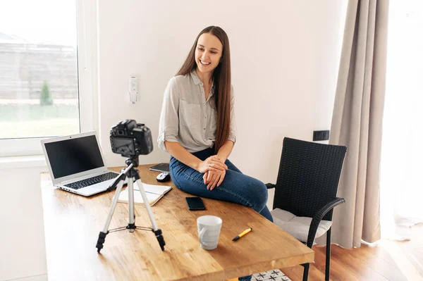 Young woman records video lessons on camera — Stock Photo, Image