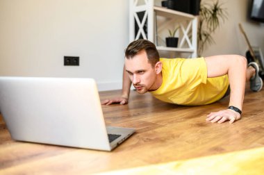 Antrenman çevrimiçi dersler, video eğitimi