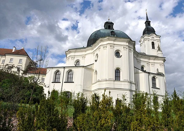 Catedral Barroca Pueblo Krtiny República Checa Europa —  Fotos de Stock