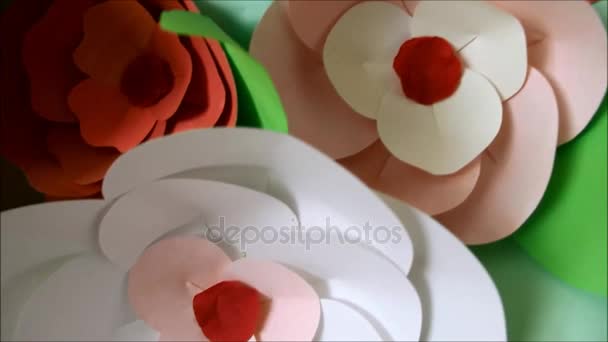 Decoraciones de flores de papel — Vídeo de stock