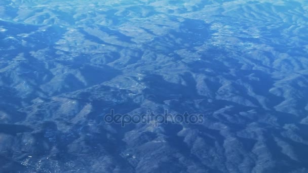 Vista de las pequeñas montañas desde los 12000 metros — Vídeo de stock