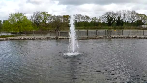 Fountain in the Bents garden center, England, UK-2, slow-motion — Stok Video