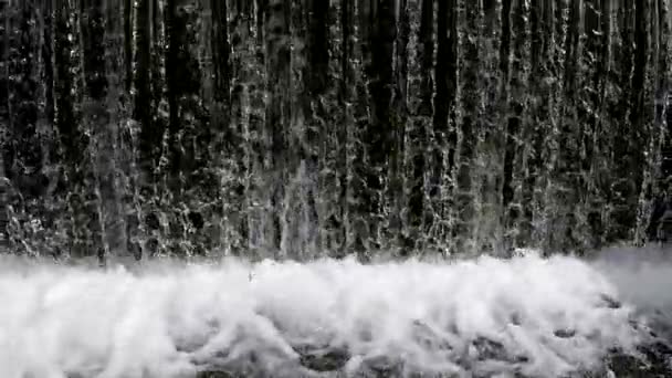 Brede schone waterval, slow-motion — Stockvideo