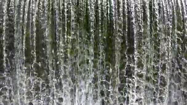 Breiter Wasserfall, Nahaufnahme — Stockvideo