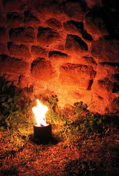 Camino come fonte di luce e calore — Foto Stock