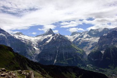 İsviçre dağlarında
