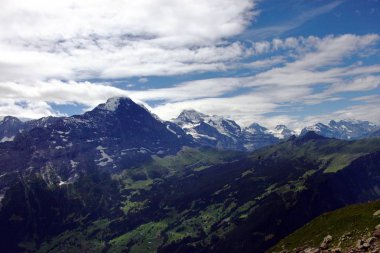 İsviçre dağlarında