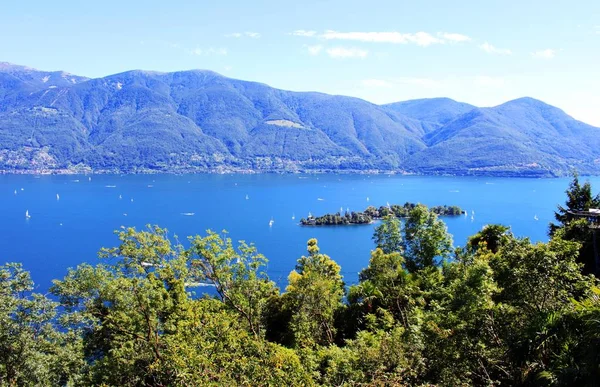 Pohled na jezero maggiore — Stock fotografie