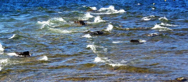 Golven op het water — Stockfoto