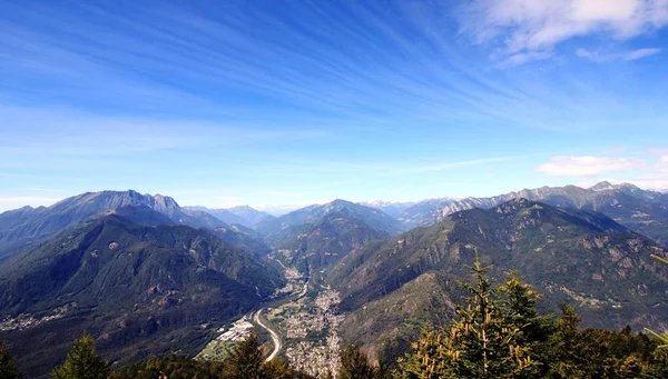 En las altas montañas — Foto de Stock