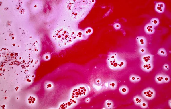 Wodą z mydłem w kolorze różowym — Zdjęcie stockowe
