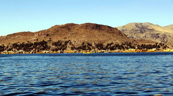 Pulau Reed Dari Suku Indian Uros Danau Titicaca — Stok Foto