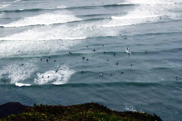 Surfeur Dans Pacifique Devant Lima — Photo