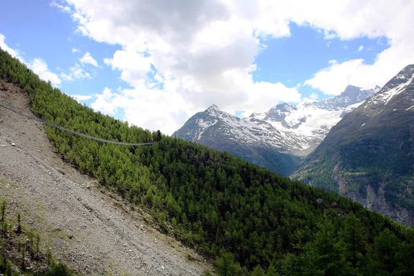 Hängebrücke Den Schweizer Alpen — Stockfoto