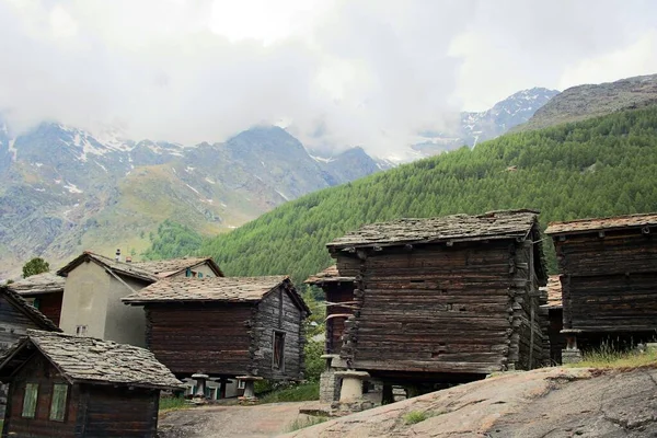 Domki Górskie Valais — Zdjęcie stockowe