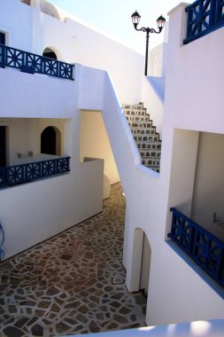 Santorini 'de Akdeniz Kiklad mimarisi