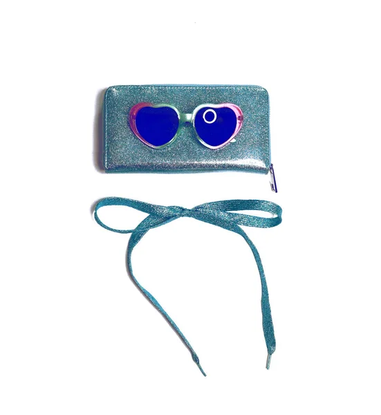 Modeaccessoires Glänzende Clutch Spitzenschleife Sonnenbrille — Stockfoto