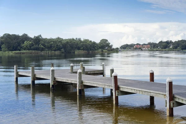 Nehre Florida üzerinde huzurlu şafak