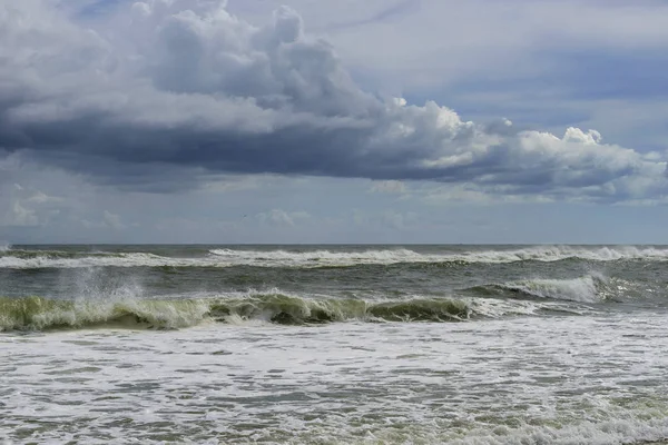 Florida Beach adlı tehlikeli fırtına ve su musluğu — Stok fotoğraf